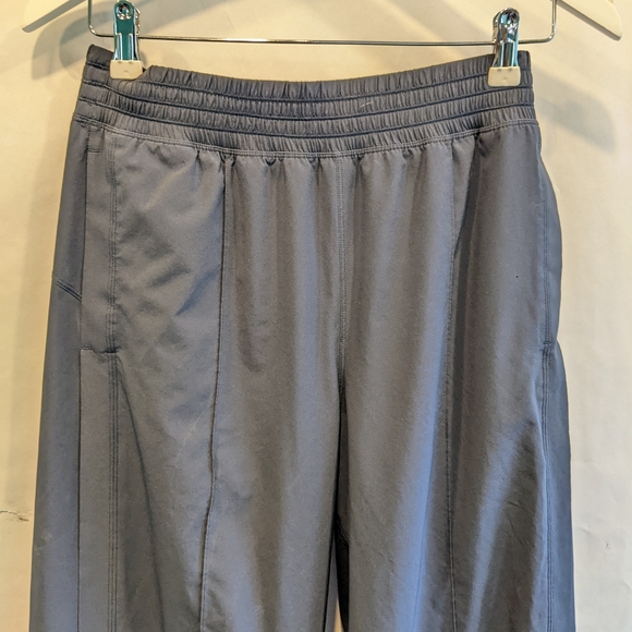 Lululemon Wanderer Culottes in true navy size 10 like new - Picture 10 of 14
